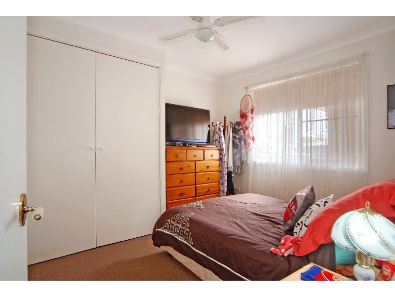 10 Lagoon Street, Barrack Heights NSW 2528