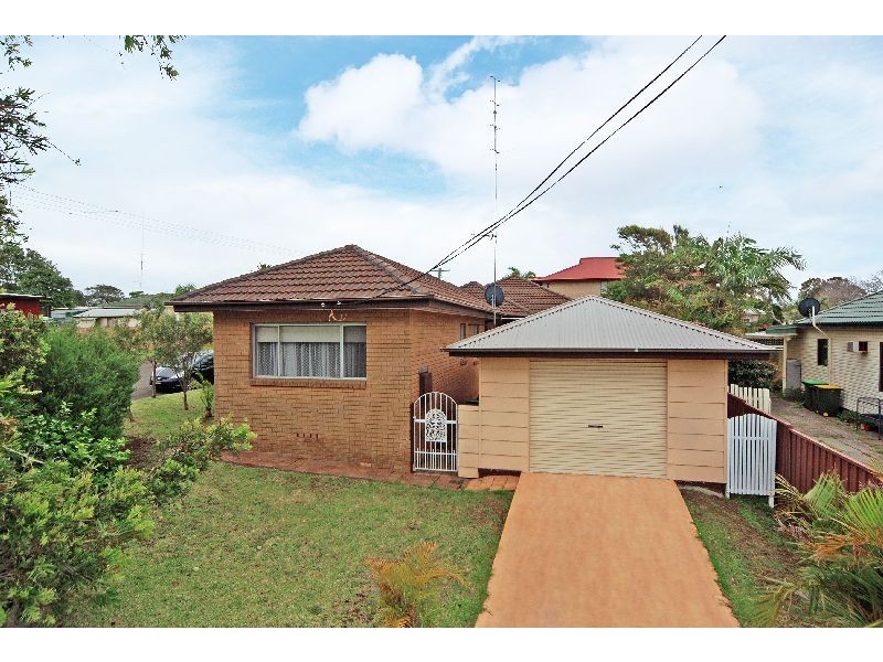 10 Lagoon Street, Barrack Heights NSW 2528