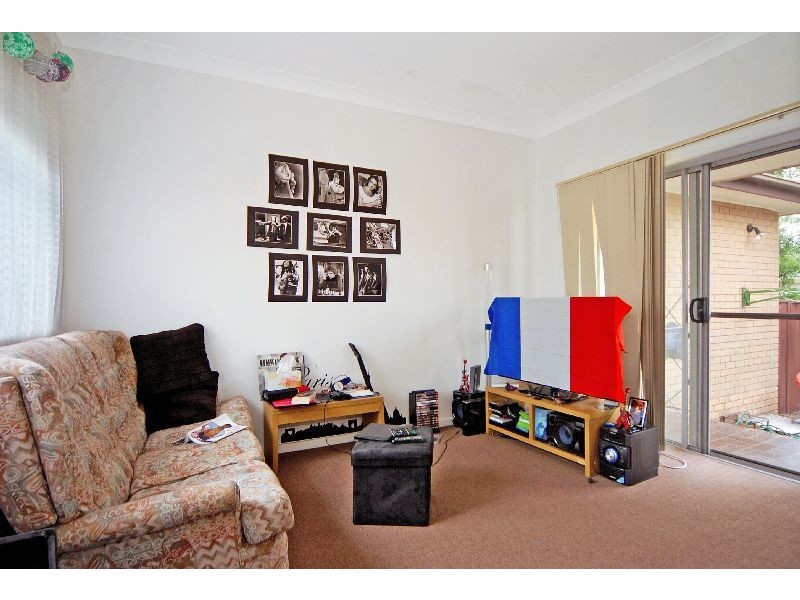 10 Lagoon Street, Barrack Heights NSW 2528