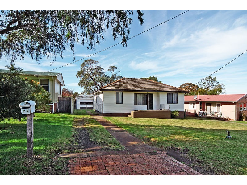 27 Booth Street, Warilla NSW 2528