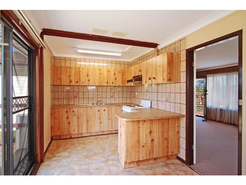 27 Booth Street, Warilla NSW 2528