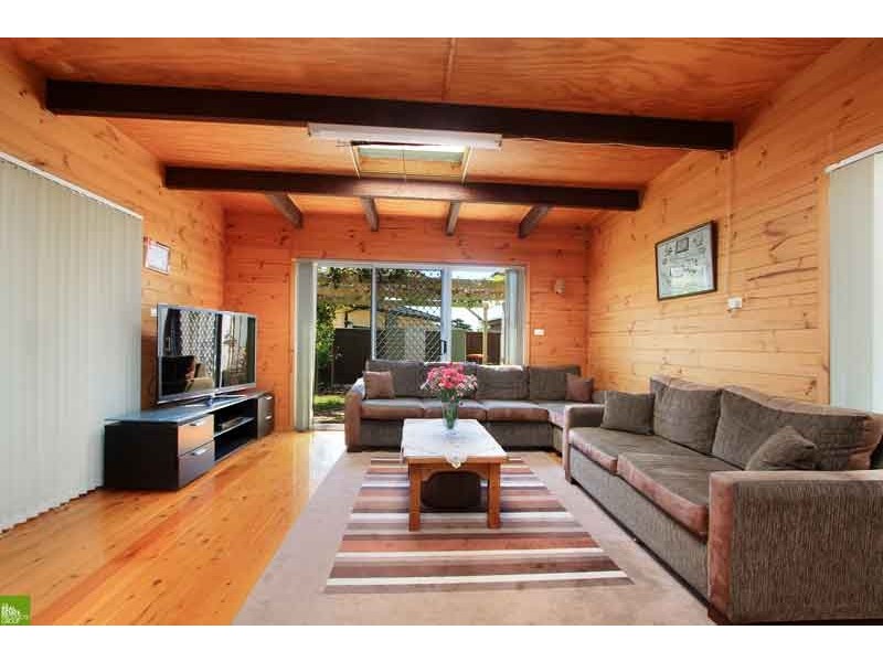 6 Windle Street, Lake Illawarra NSW 2528