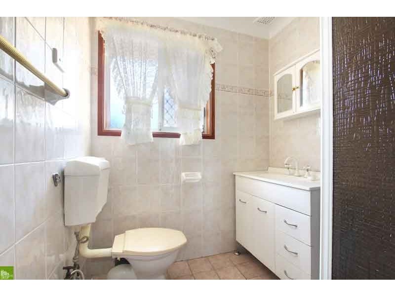 6 Windle Street, Lake Illawarra NSW 2528