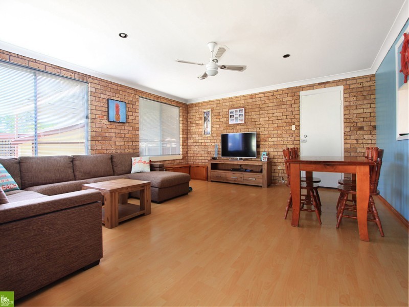 7 Cox Parade, Mount Warrigal NSW 2528