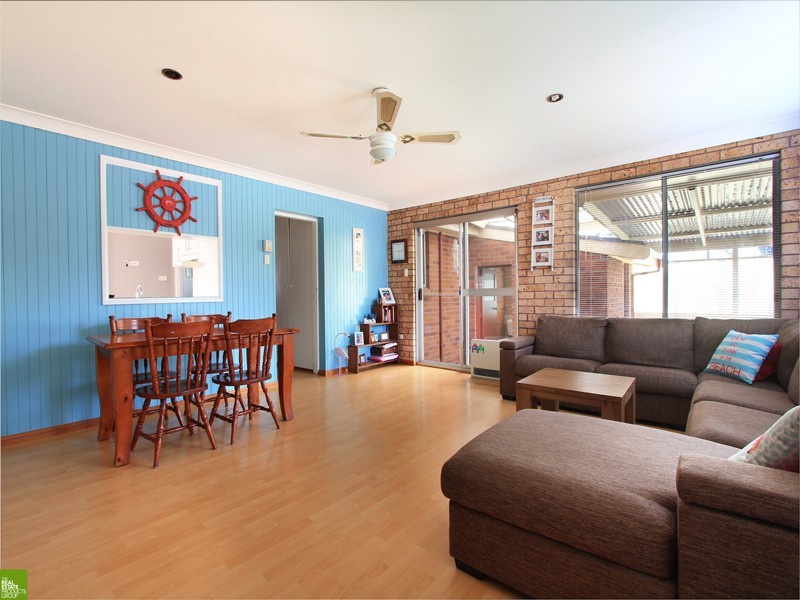 7 Cox Parade, Mount Warrigal NSW 2528