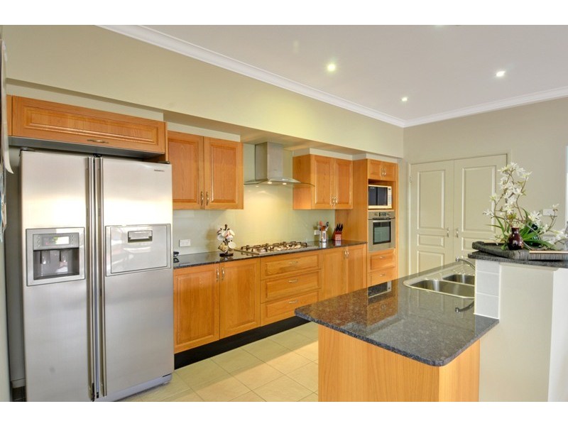 18 Eastern Avenue, Shellharbour NSW 2529