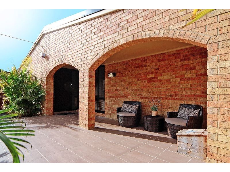 32 Wooroo Street, Albion Park Rail NSW 2527