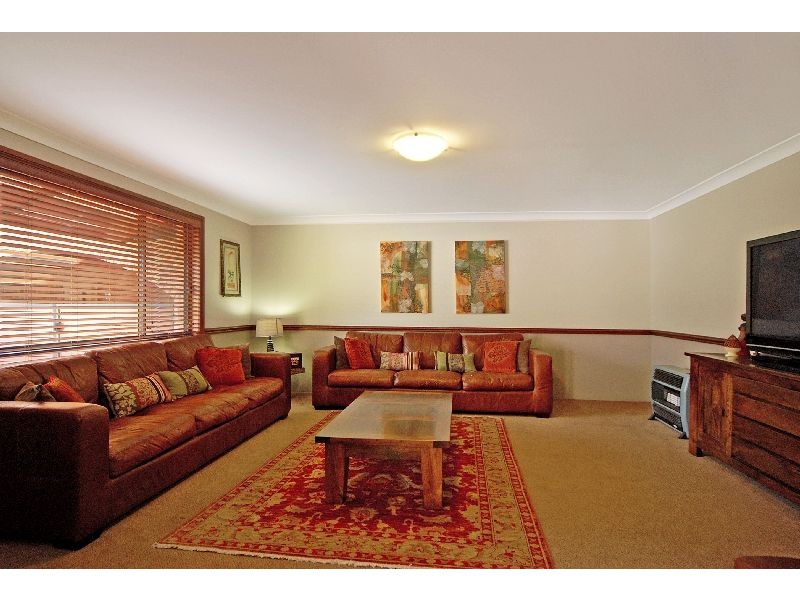 32 Wooroo Street, Albion Park Rail NSW 2527