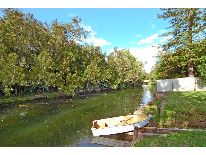 32 Wooroo Street, Albion Park Rail NSW 2527