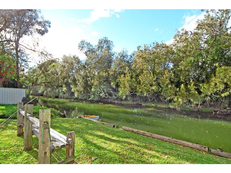 32 Wooroo Street, Albion Park Rail NSW 2527