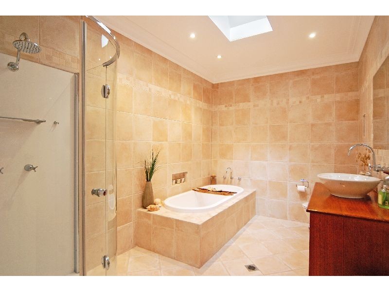 32 Wooroo Street, Albion Park Rail NSW 2527