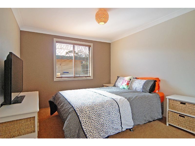 32 Wooroo Street, Albion Park Rail NSW 2527