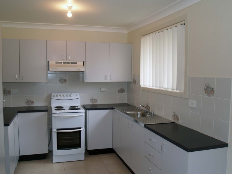 16 Thomas Street, Lake Illawarra NSW 2528