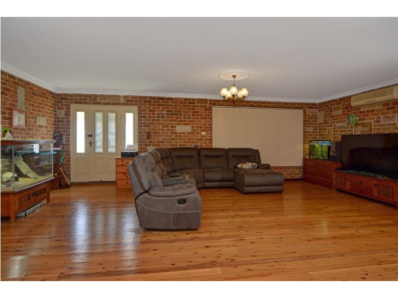 19 Lagoon Street, Barrack Heights NSW 2528