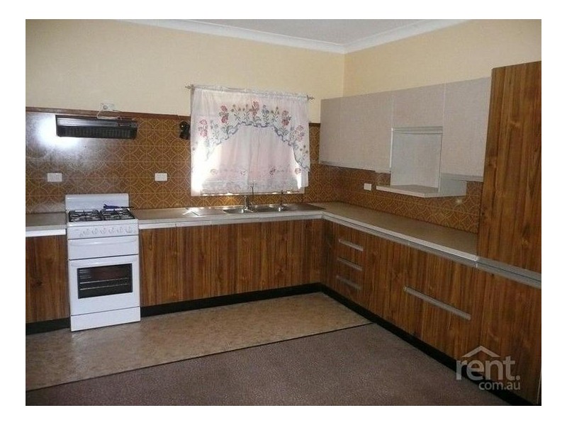 37 Daphne Street, Barrack Heights NSW 2528