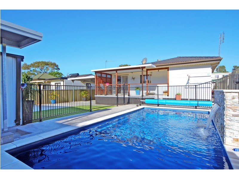 4 Carabeen Street, Barrack Heights NSW 2528