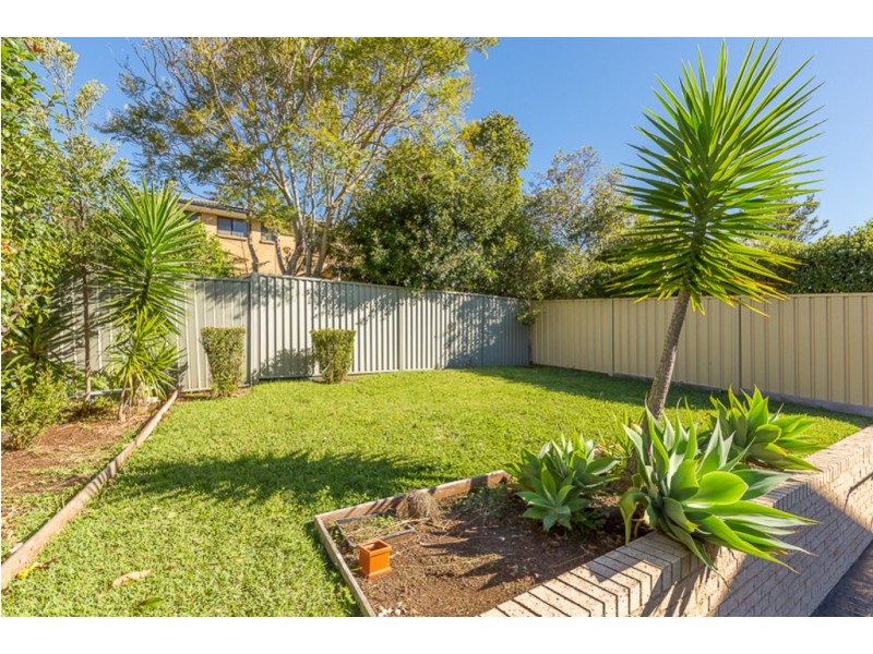 2/14 Byron Circuit, Flinders NSW 2529