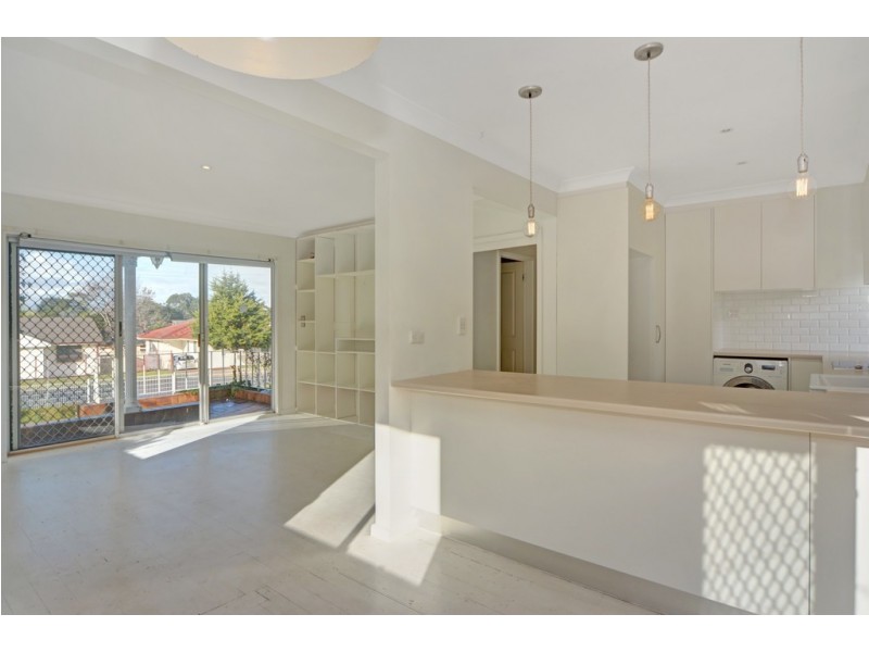 7 Albert Street, Lake Illawarra NSW 2528