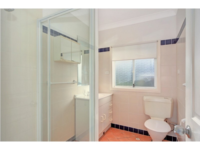 7 Albert Street, Lake Illawarra NSW 2528