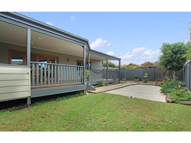 43 Woodford Avenue, Warilla NSW 2528