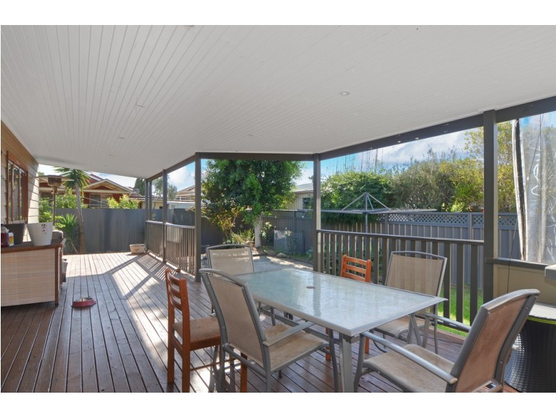 43 Woodford Avenue, Warilla NSW 2528