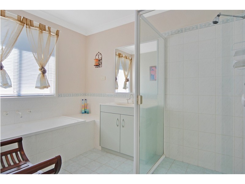 6 Cathie Close, Flinders NSW 2529