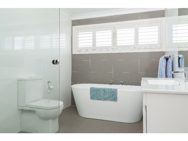 14 Knoll Drive, Shell Cove NSW 2529