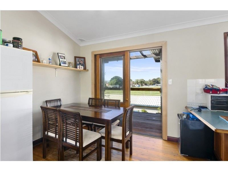 52 Woodford Avenue, Warilla NSW 2528
