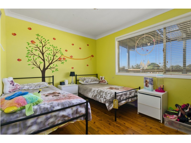 52 Woodford Avenue, Warilla NSW 2528