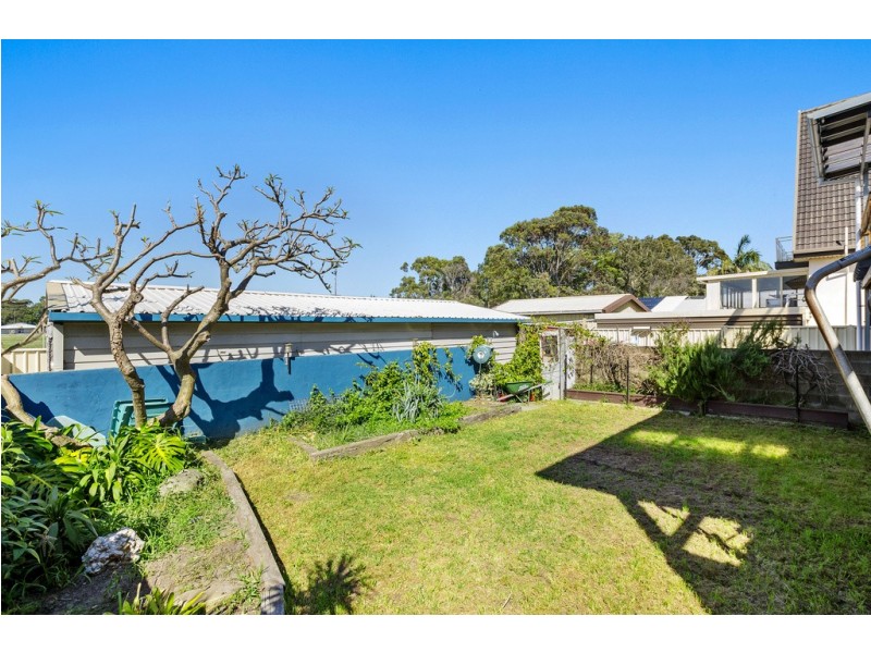 52 Woodford Avenue, Warilla NSW 2528