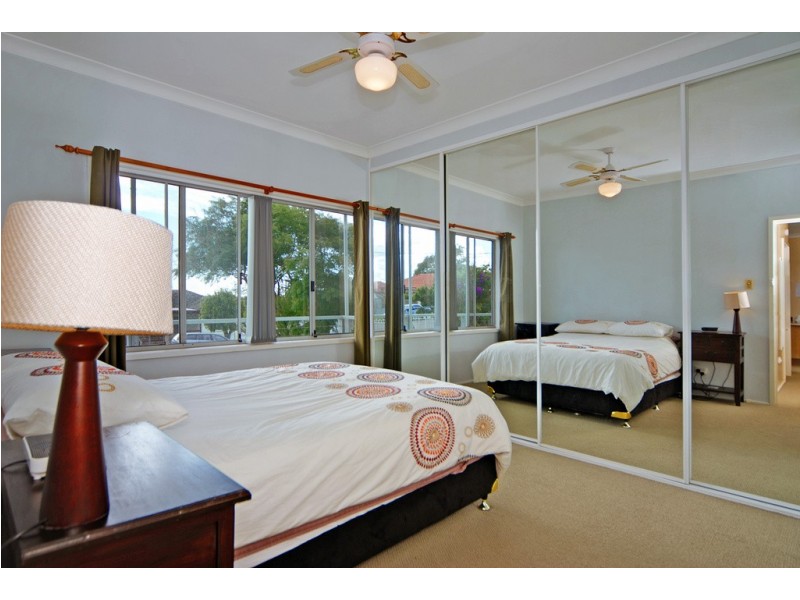 2 Bluebell Road, Barrack Heights NSW 2528