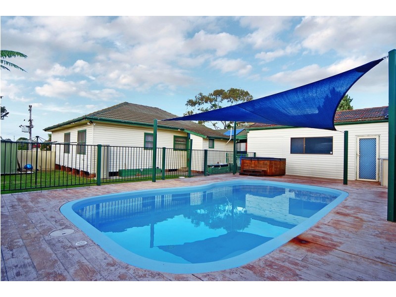 74 Leawarra Avenue, Barrack Heights NSW 2528