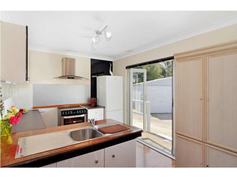 8 Barrack Avenue, Barrack Heights NSW 2528