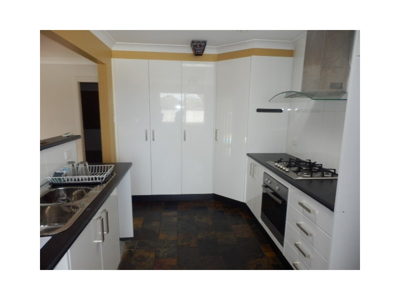 18 Toshack Street, Warilla NSW 2528