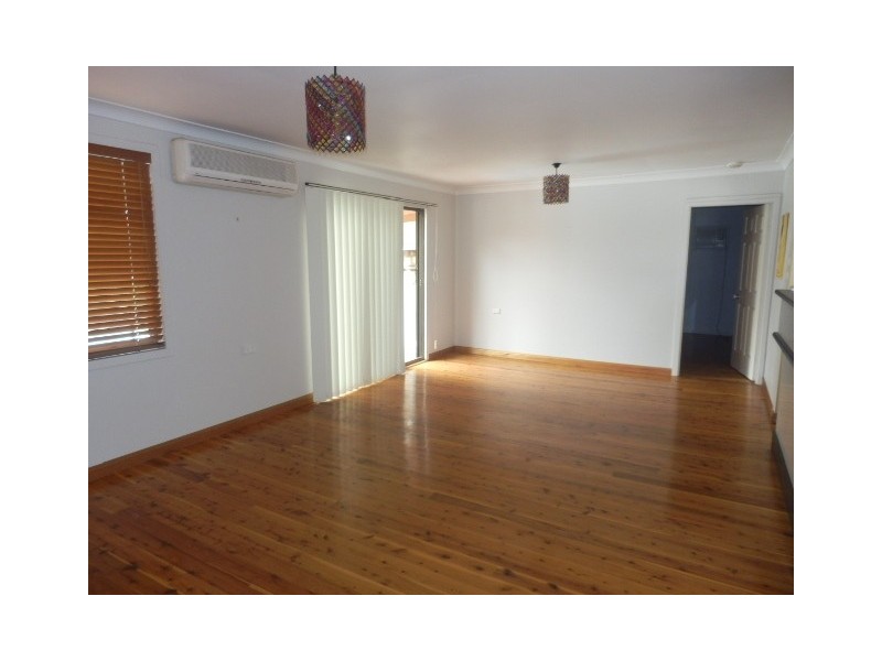 18 Toshack Street, Warilla NSW 2528