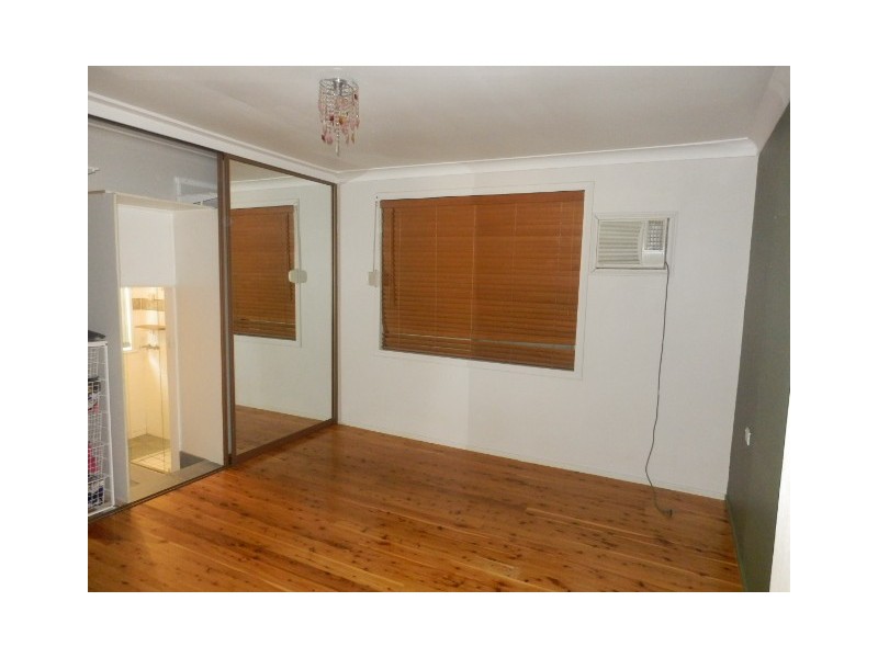 18 Toshack Street, Warilla NSW 2528