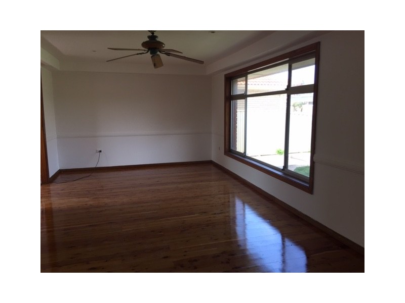 76 Maple Street, Albion Park Rail NSW 2527