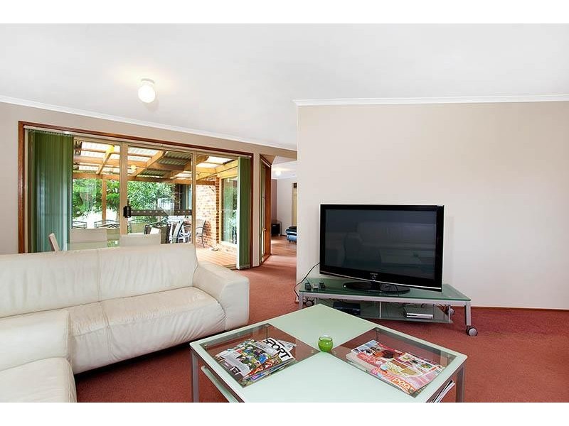 4 Normanby Place, Albion Park NSW 2527