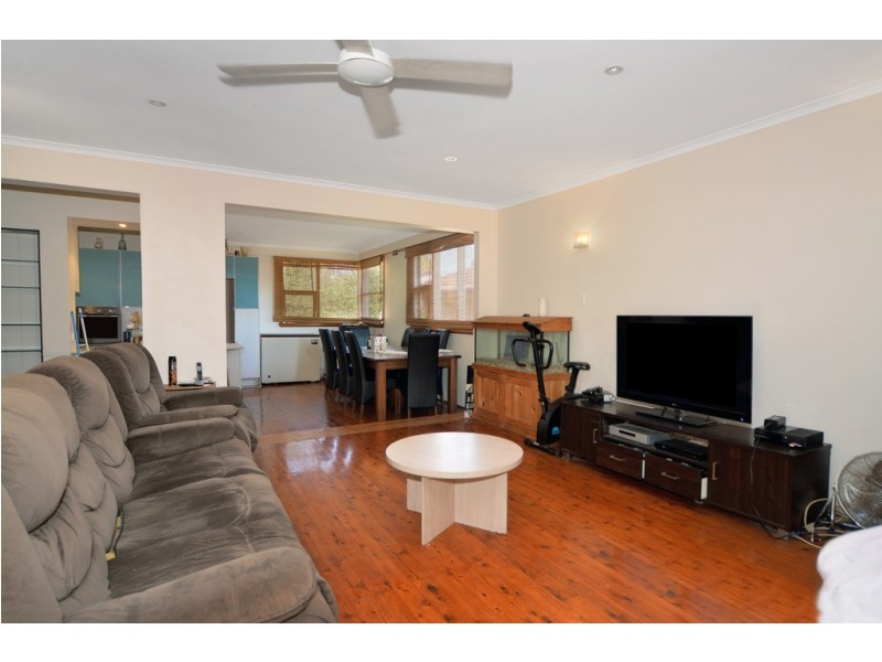 133 Lakeview Parade, Primbee NSW 2502