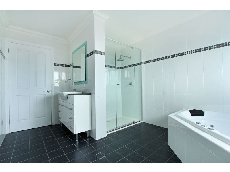 2 Shell Cove Road, Barrack Point NSW 2528