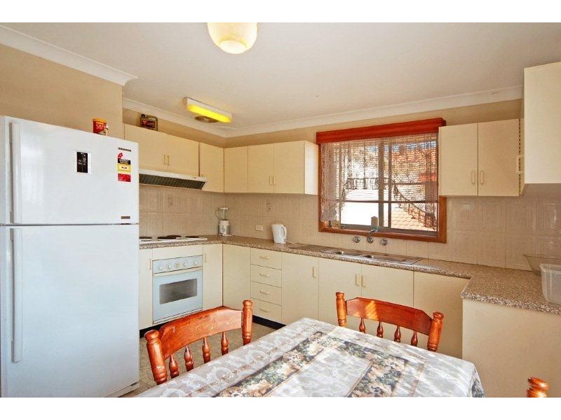 9 Woodford Avenue, Warilla NSW 2528