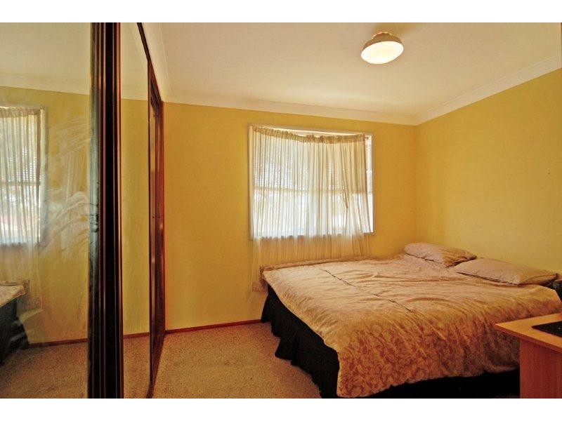 9 Woodford Avenue, Warilla NSW 2528