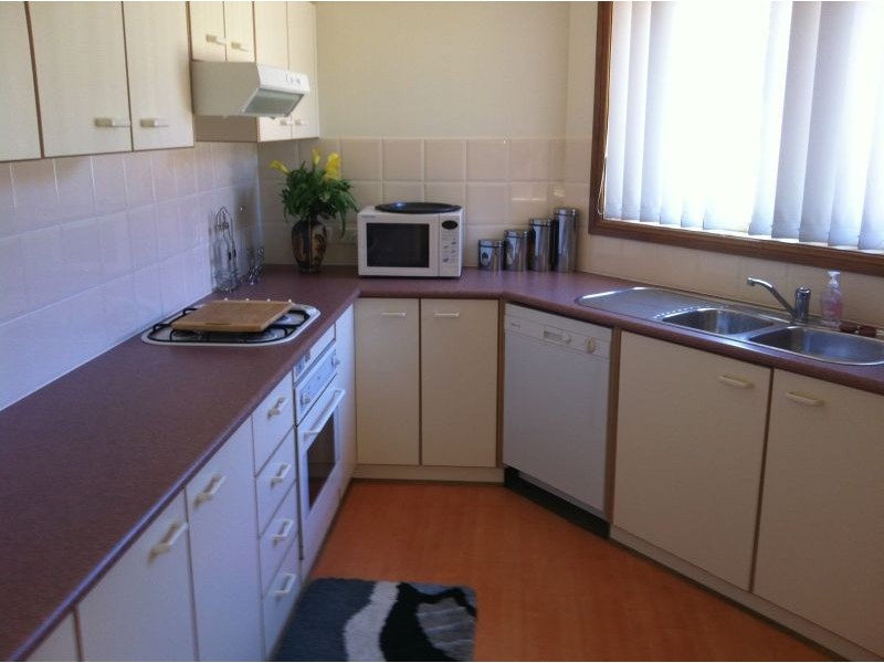 12 Barrack Avenue, Barrack Heights NSW 2528