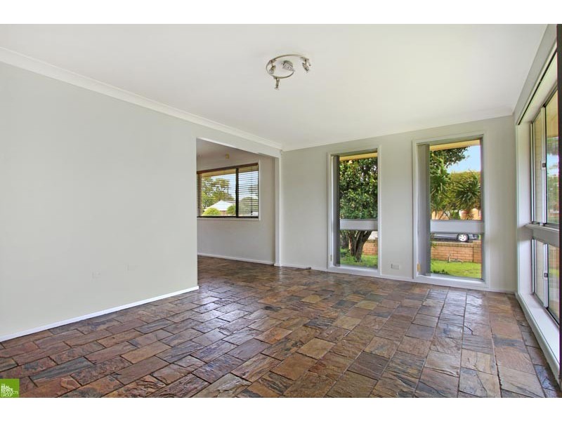 6 Lindesay Street, Barrack Heights NSW 2528