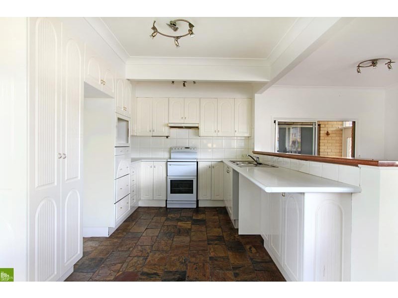6 Lindesay Street, Barrack Heights NSW 2528