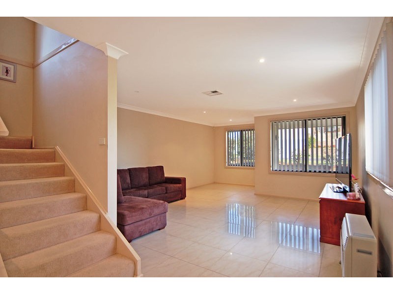 2/42 Seymour Drive, Flinders NSW 2529
