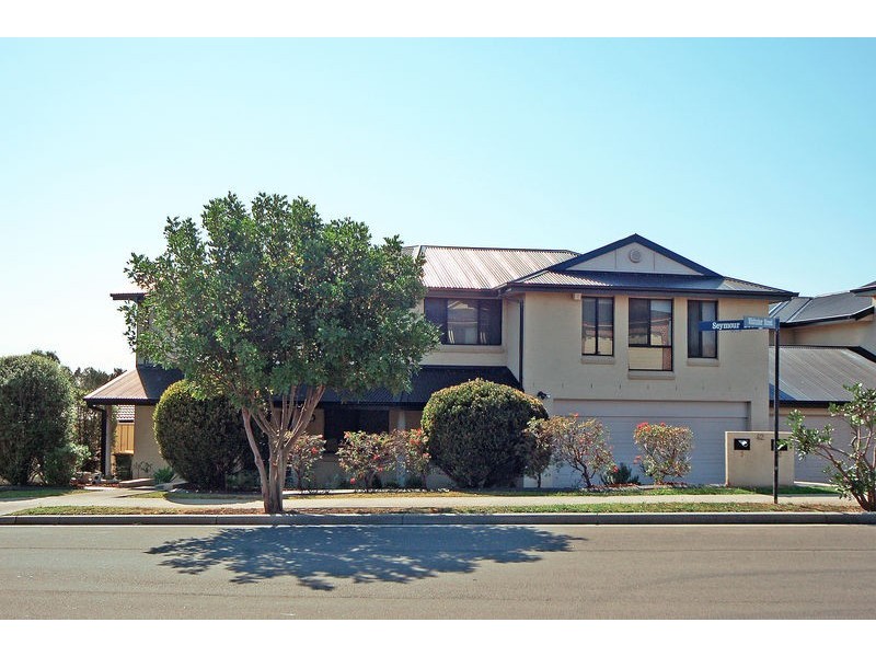 2/42 Seymour Drive, Flinders NSW 2529