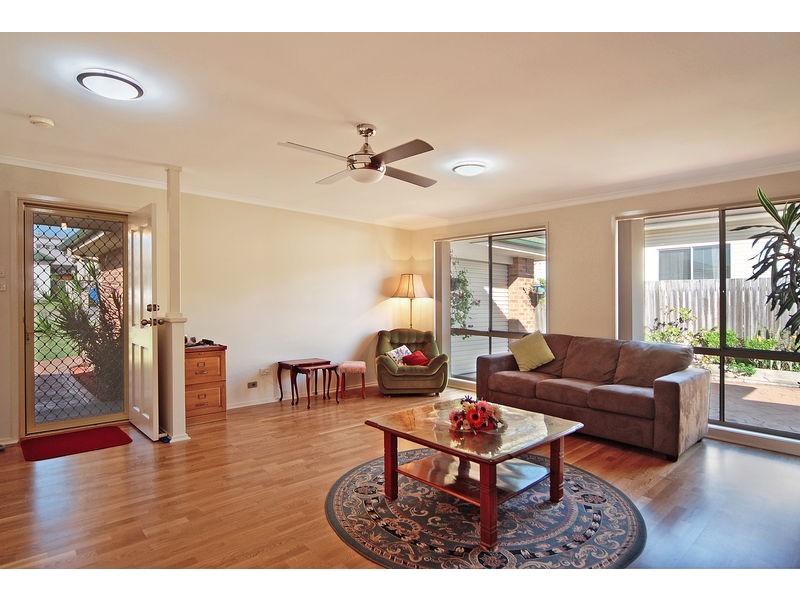 90 Osborne Parade, Warilla NSW 2528