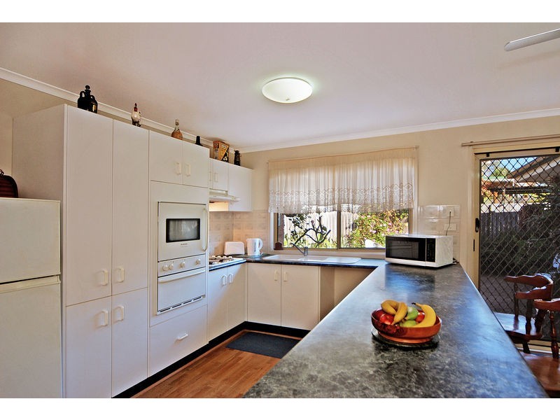 90 Osborne Parade, Warilla NSW 2528