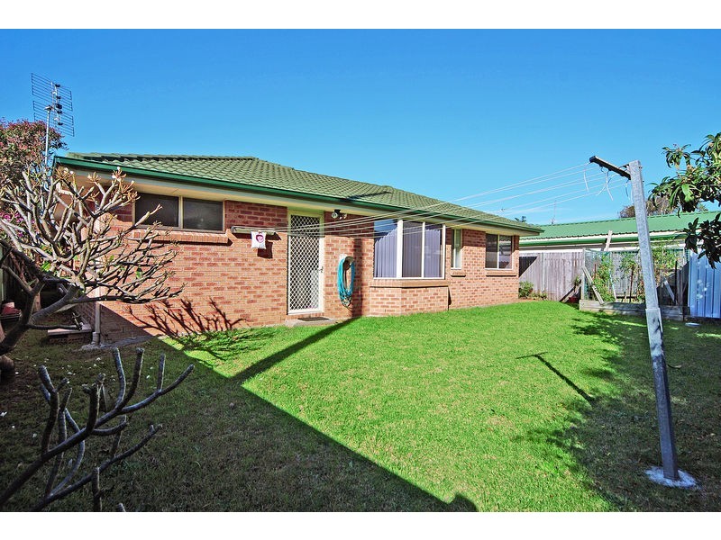 90 Osborne Parade, Warilla NSW 2528